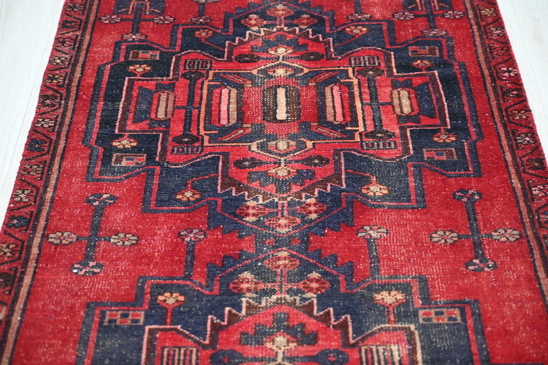 red Runner rug 2' 10" x 9' 5"