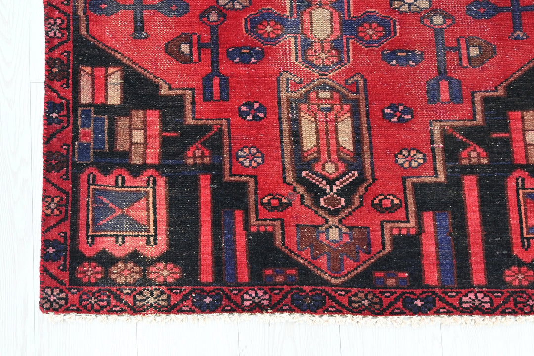 red Runner rug 2' 10" x 9' 5"