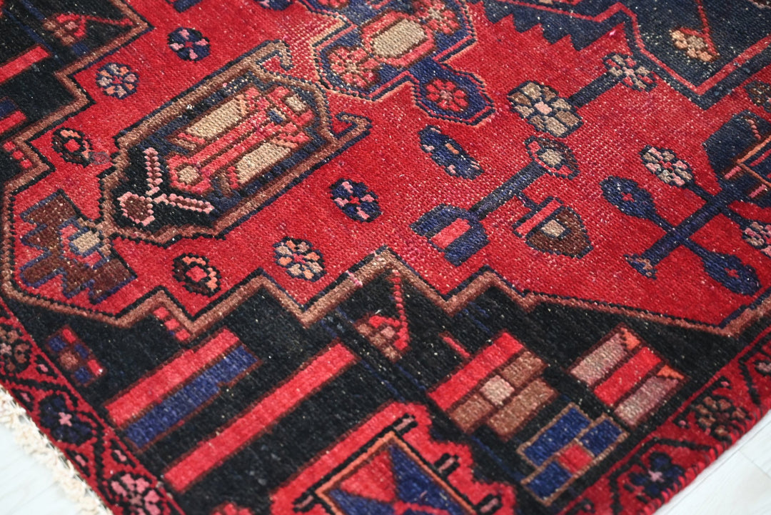 red Runner rug 2' 10" x 9' 5"