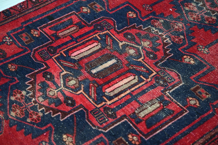 red Runner rug 2' 10" x 9' 5"