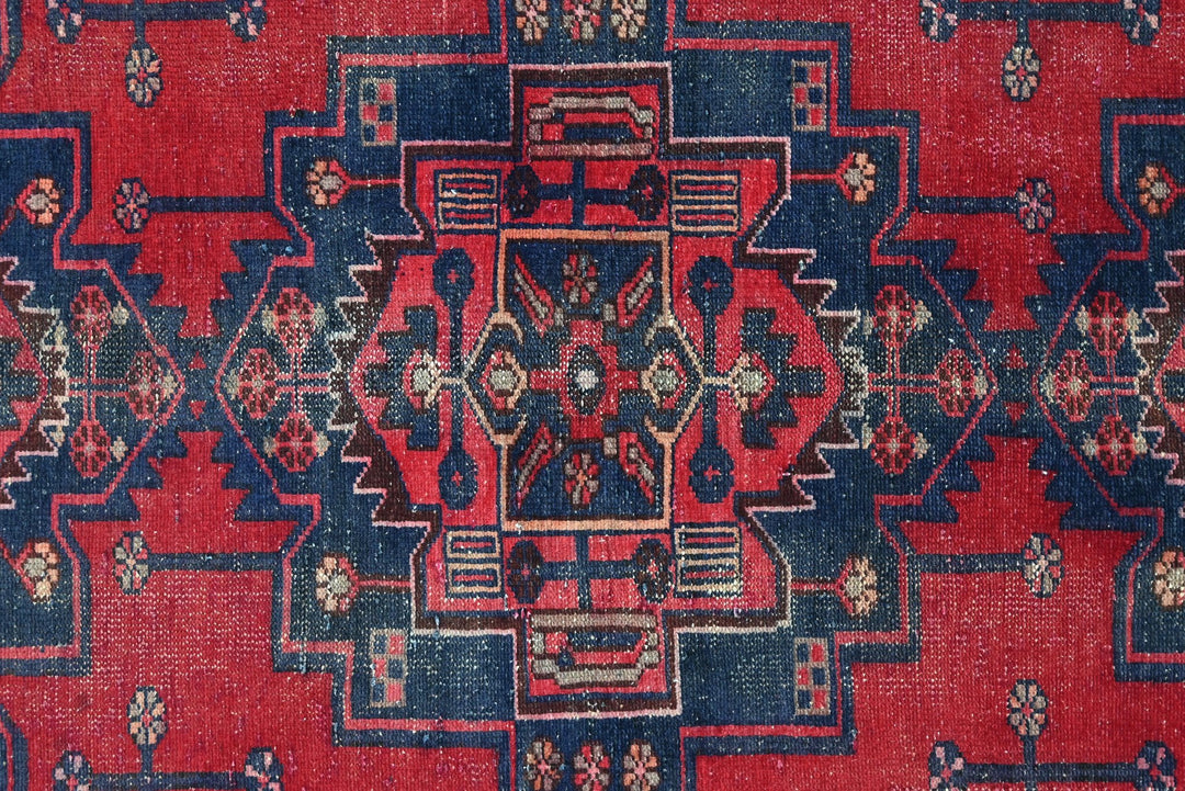 red Runner rug 2' 10" x 9' 5"