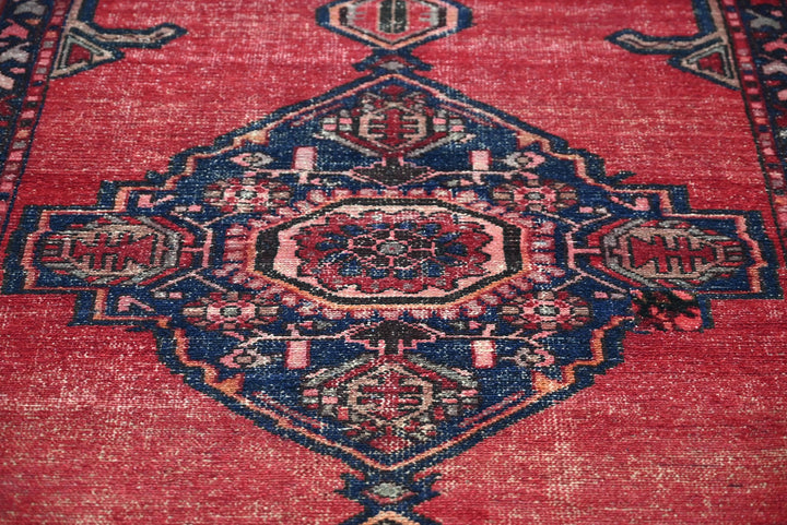 red Medium rug 3' 6" x 9' 0"