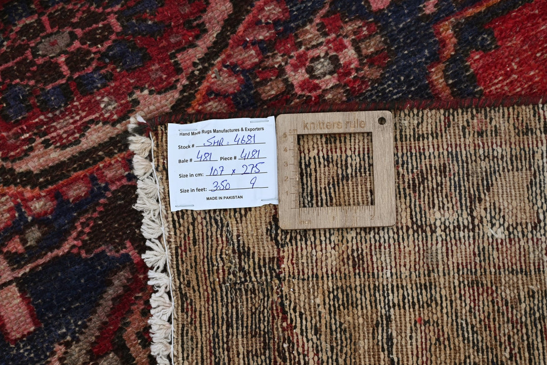 red Medium rug 3' 6" x 9' 0"