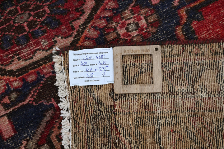 red Medium rug 3' 6" x 9' 0"