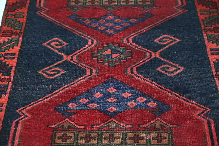 red Runner rug 3' 1" x 9' 6"