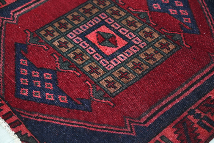 red Runner rug 3' 1" x 9' 6"