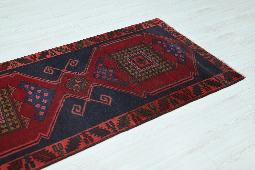 red Runner rug 3' 1" x 9' 6"