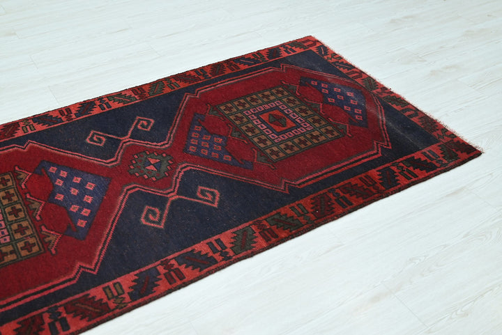 red Runner rug 3' 1" x 9' 6"