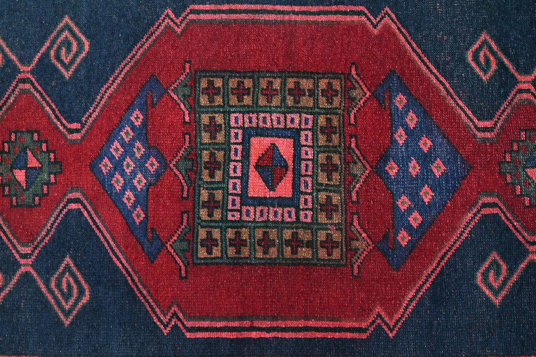 red Runner rug 3' 1" x 9' 6"