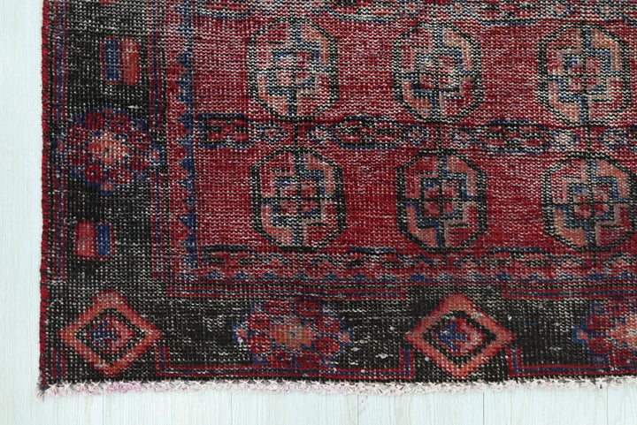 red Runner rug 3' 4" x 9' 8"
