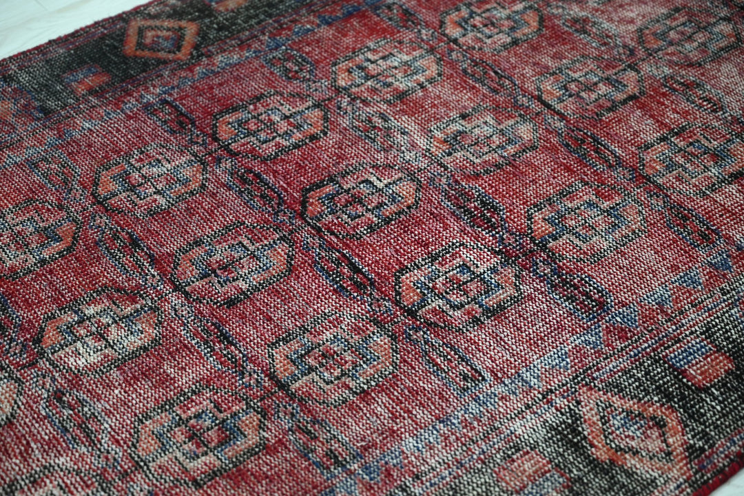 red Runner rug 3' 4" x 9' 8"