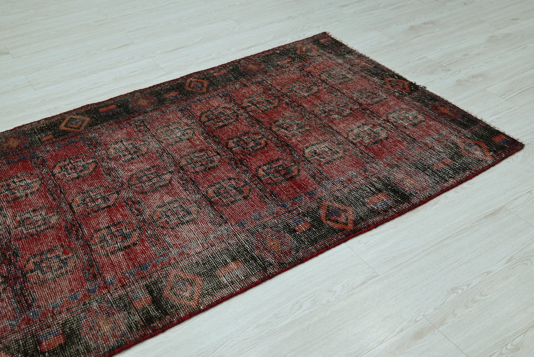 red Runner rug 3' 4" x 9' 8"