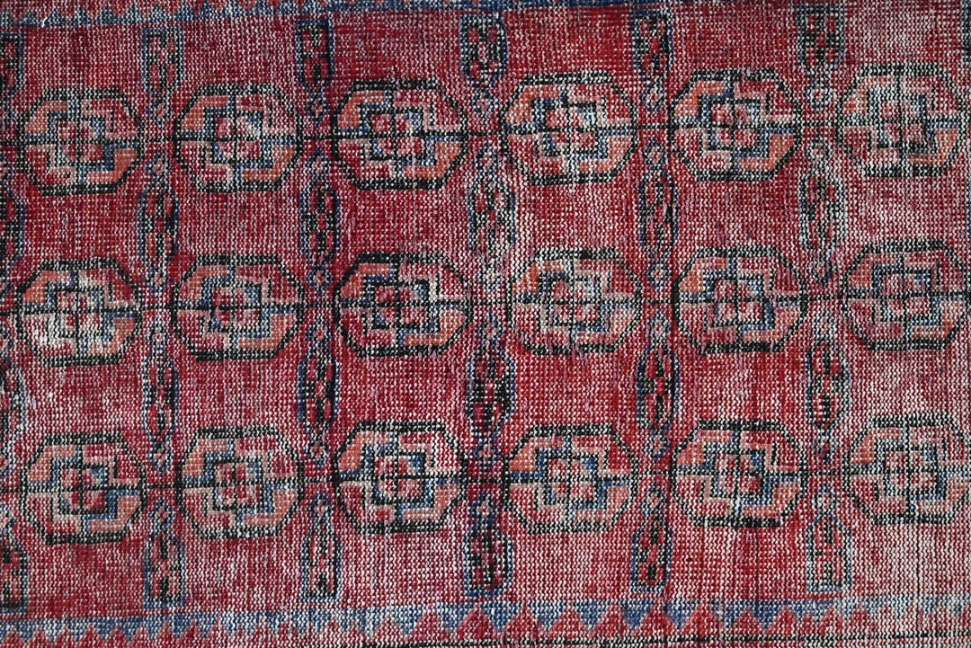 red Runner rug 3' 4" x 9' 8"