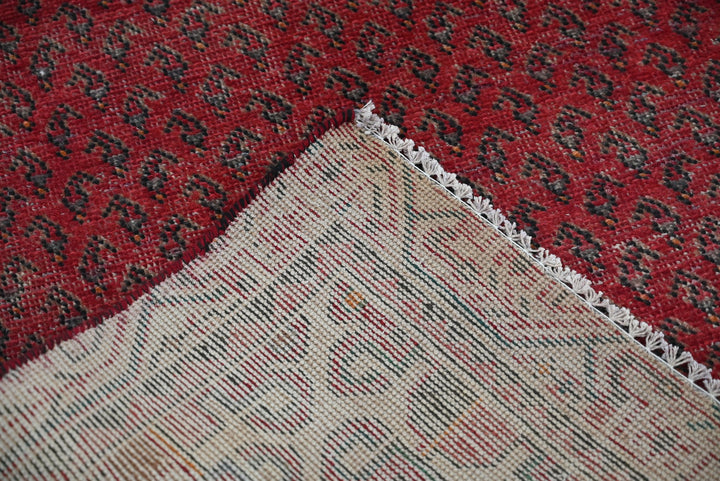 red Runner rug 2' 9" x 9' 5"