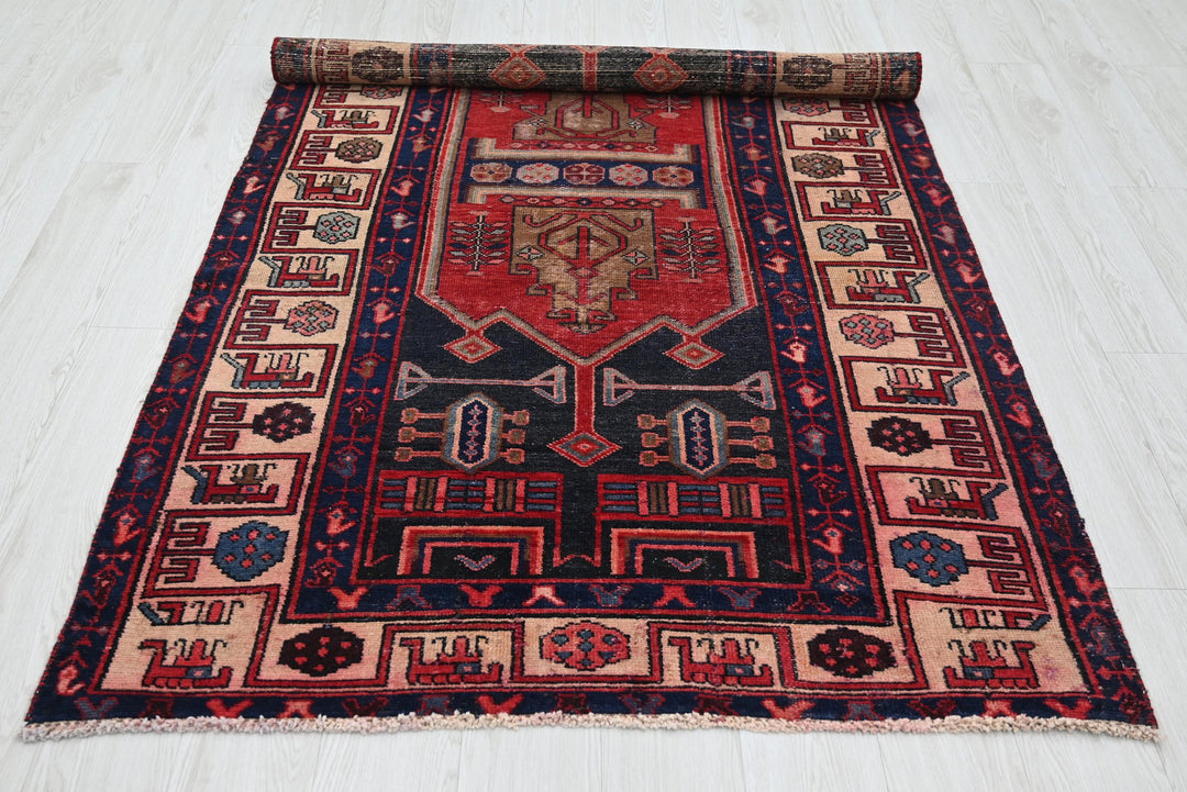 blue Medium rug 4' 1" x 7' 5"