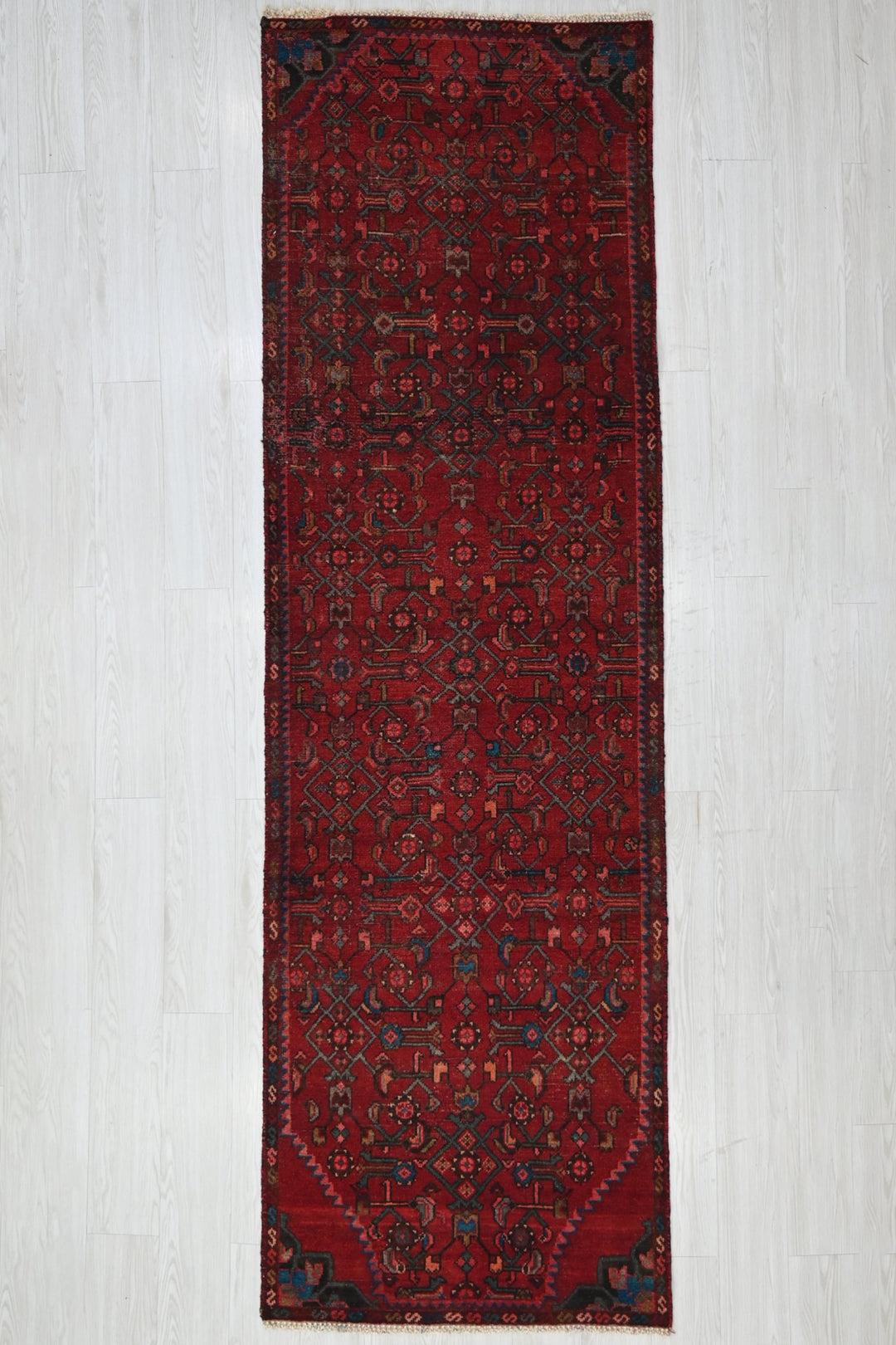 red Runner rug 2' 11" x 8' 11"