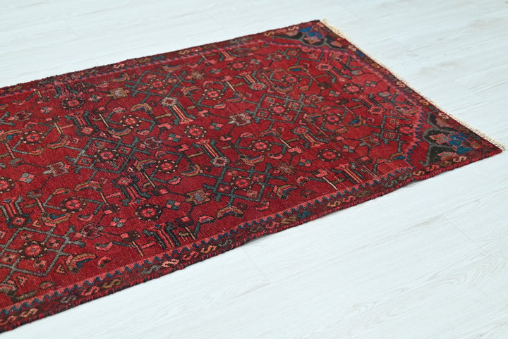 red Runner rug 2' 11" x 8' 11"