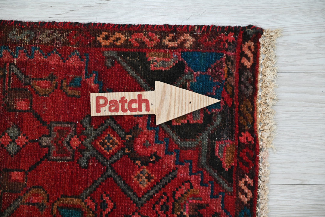 red Runner rug 2' 11" x 8' 11"