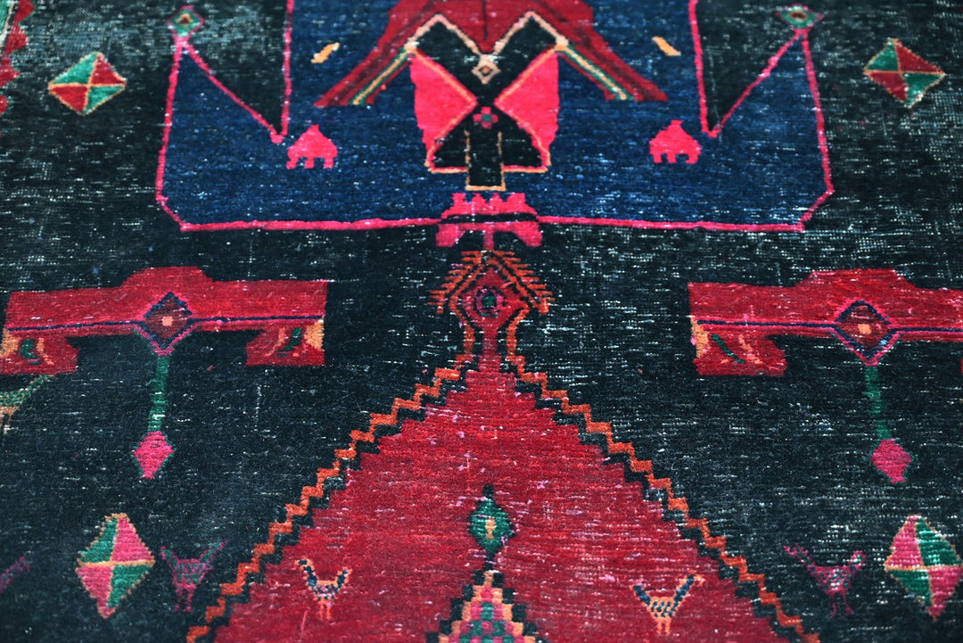 black Medium rug 3' 10" x 8' 4"