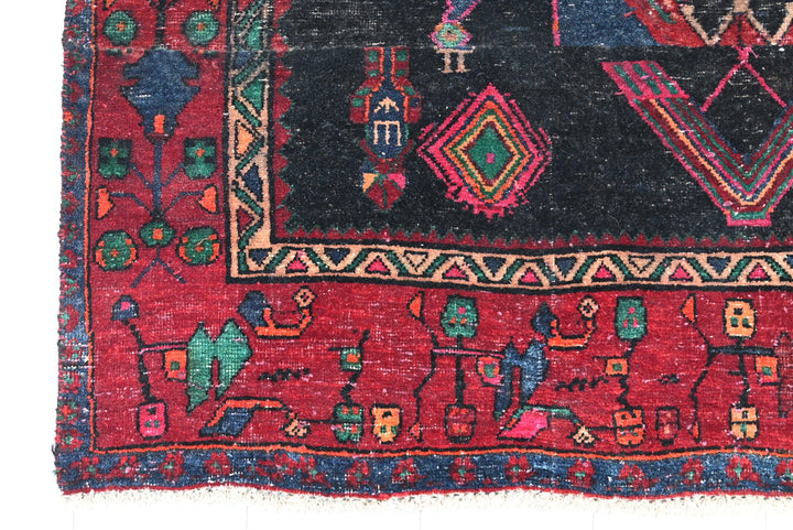 black Medium rug 3' 10" x 8' 4"
