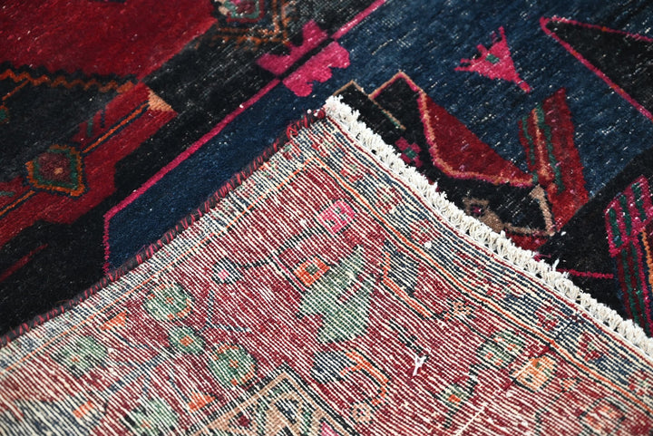 black Medium rug 3' 10" x 8' 4"