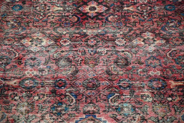 red Large rug 4' 10" x 10' 9"