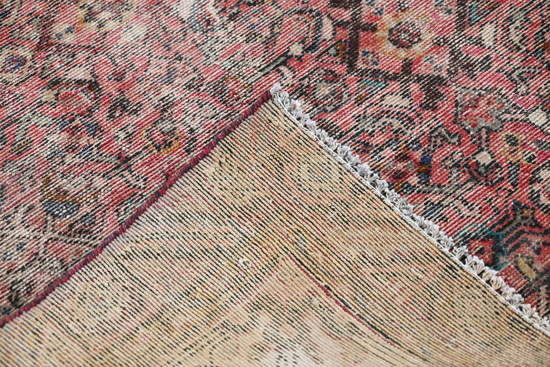 red Large rug 4' 10" x 10' 9"