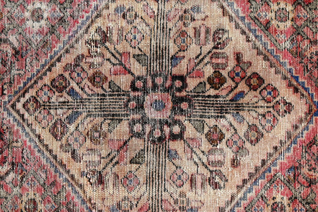 red Large rug 4' 10" x 10' 9"
