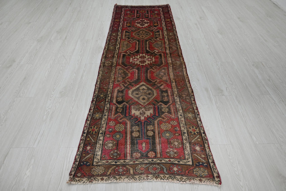 red Runner rug 2' 6" x 8' 3"