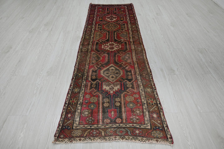 red Runner rug 2' 6" x 8' 3"