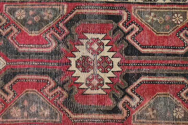 red Runner rug 2' 6" x 8' 3"