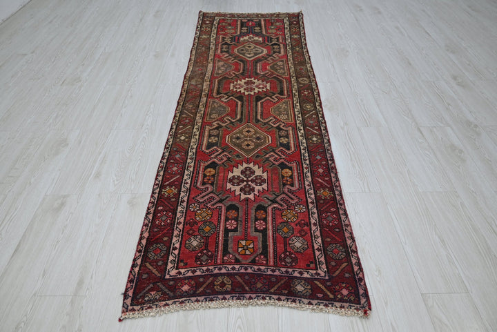 red Runner rug 2' 6" x 8' 3"