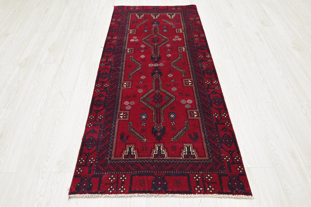 red Accent rug 2' 7" x 6' 4"