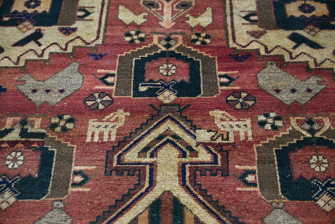 red Medium rug 4' 8" x 9' 3"