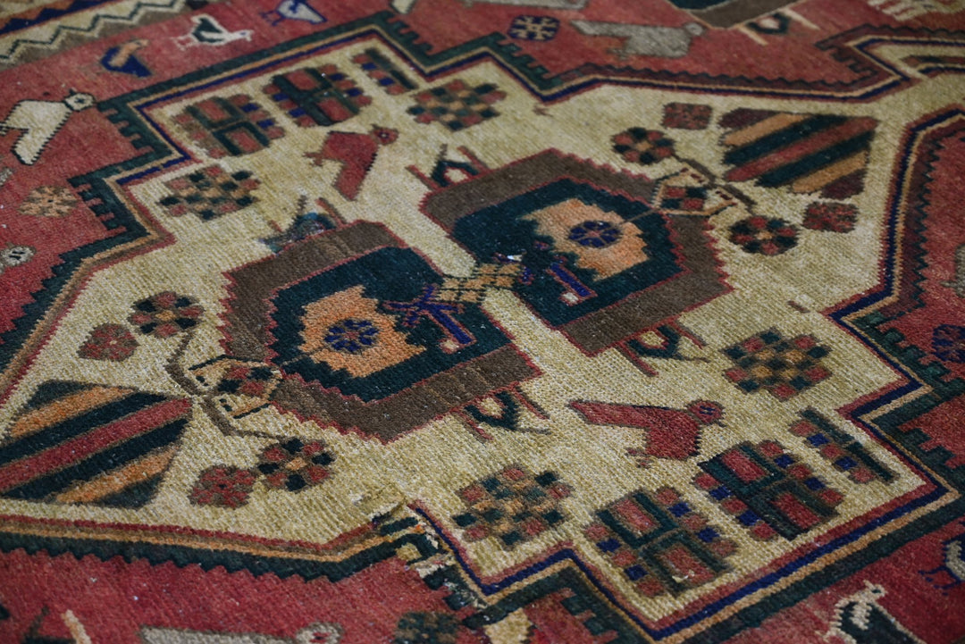 red Medium rug 4' 8" x 9' 3"
