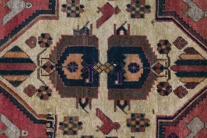 red Medium rug 4' 8" x 9' 3"