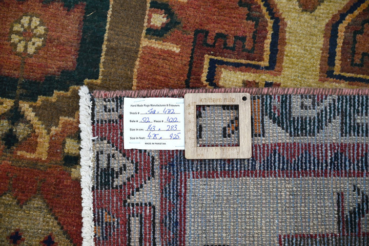 red Medium rug 4' 8" x 9' 3"