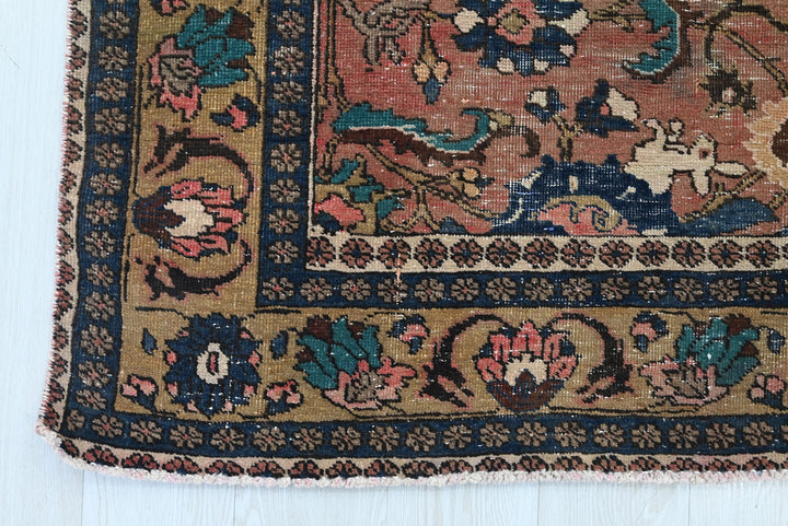 brown Large rug 5' 1" x 9' 10"