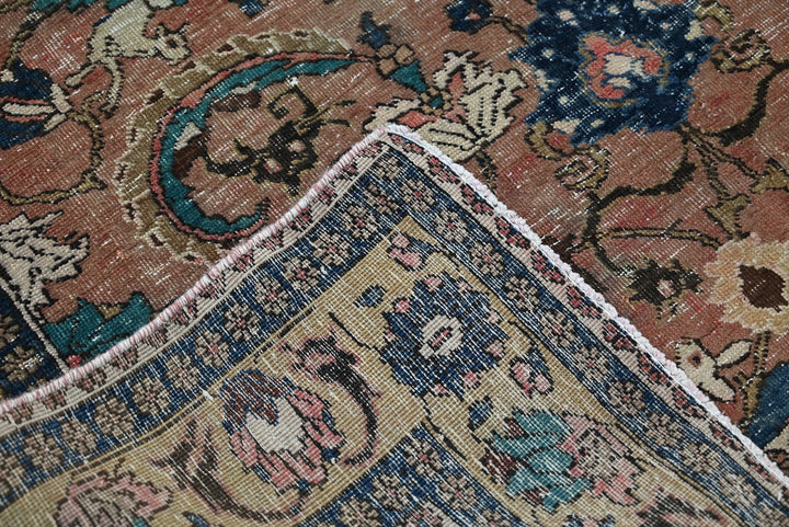 brown Large rug 5' 1" x 9' 10"
