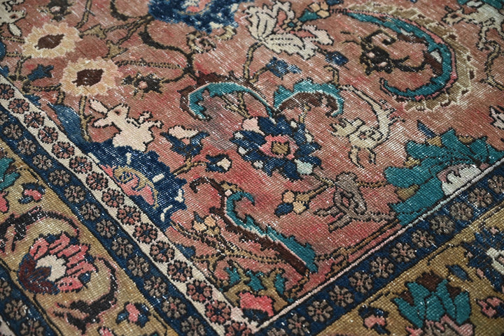 brown Large rug 5' 1" x 9' 10"