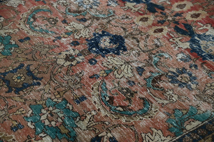 brown Large rug 5' 1" x 9' 10"