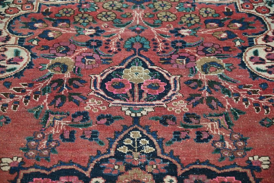 red Medium rug 5' 3" x 9' 1"