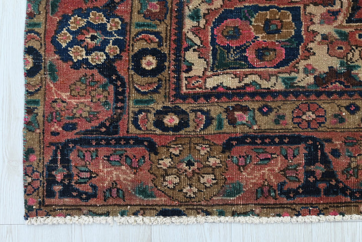 red Medium rug 5' 3" x 9' 1"