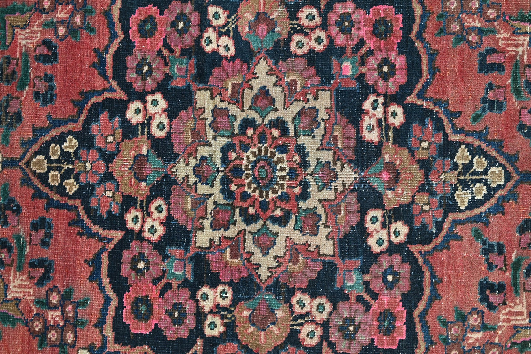 red Medium rug 5' 3" x 9' 1"