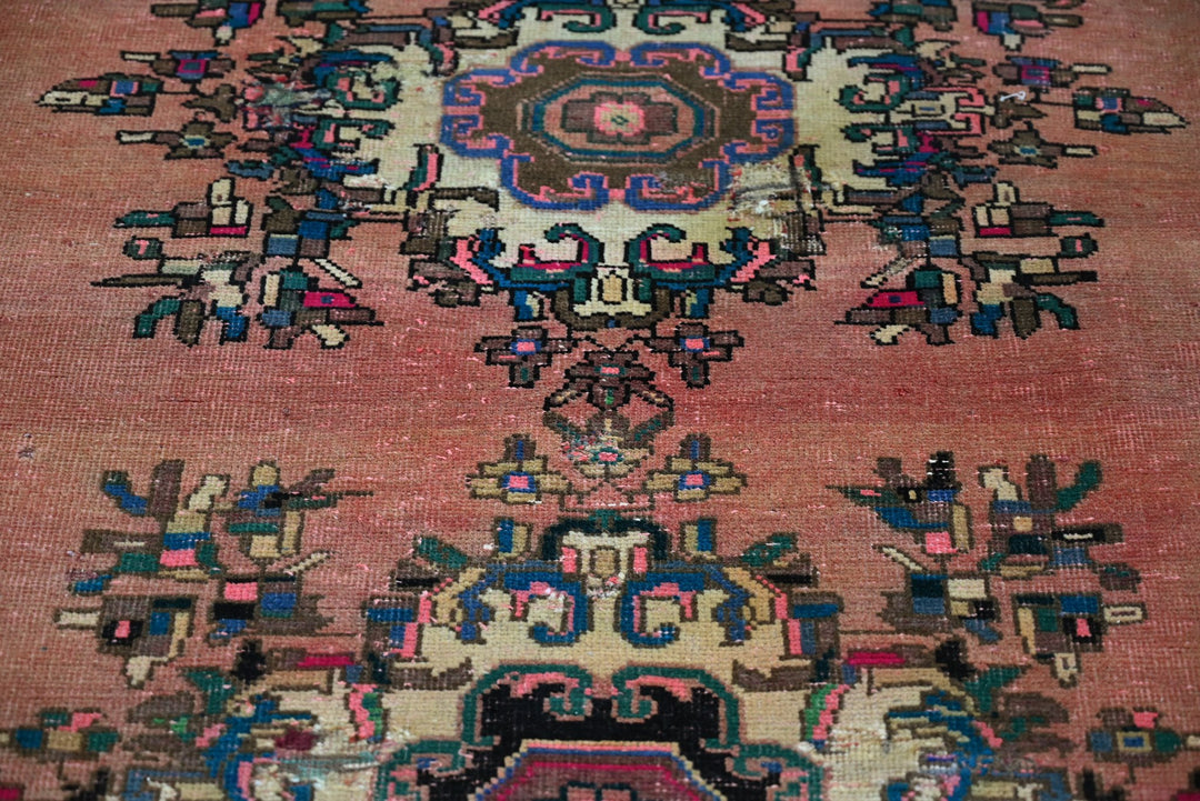 orange Medium rug 4' 4" x 7' 9"
