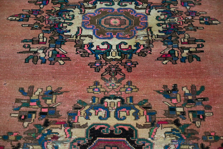 orange Medium rug 4' 4" x 7' 9"