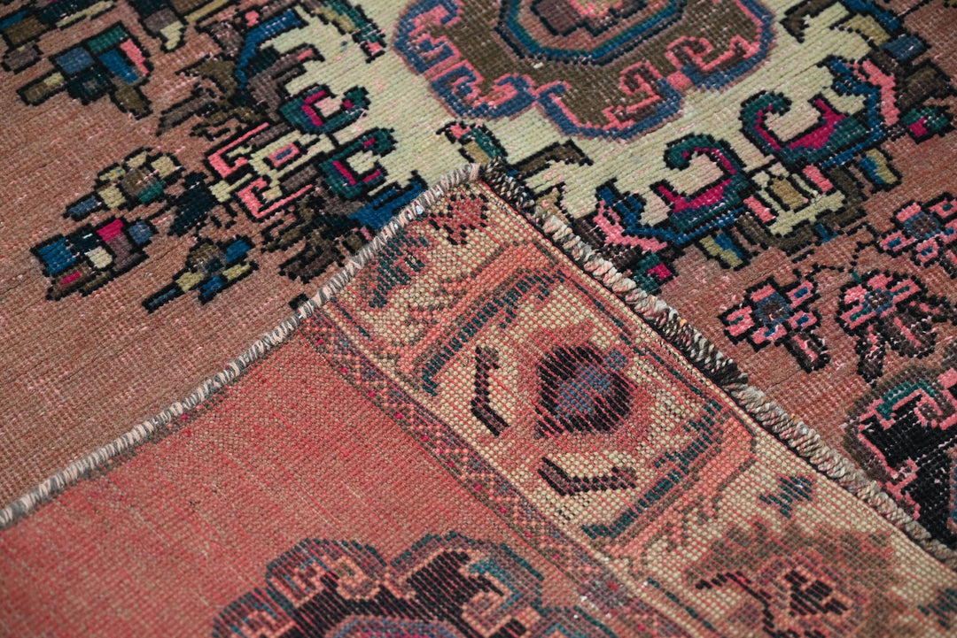 orange Medium rug 4' 4" x 7' 9"