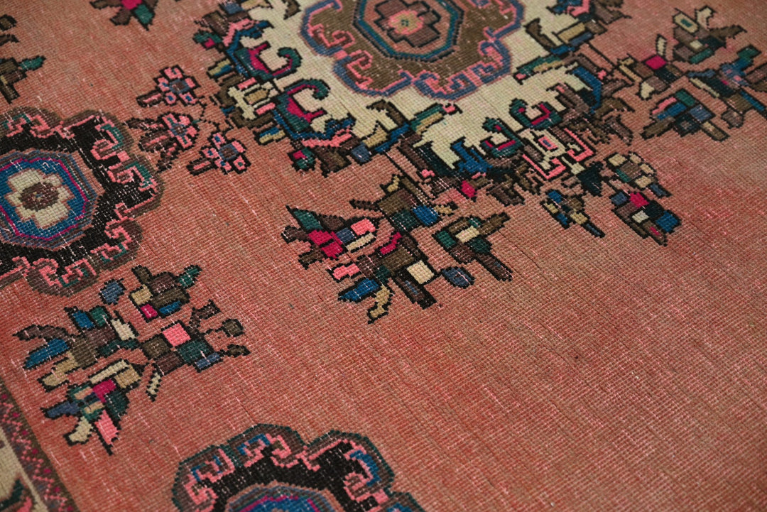 orange Medium rug 4' 4" x 7' 9"