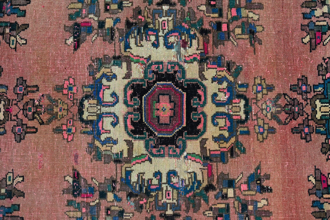 orange Medium rug 4' 4" x 7' 9"