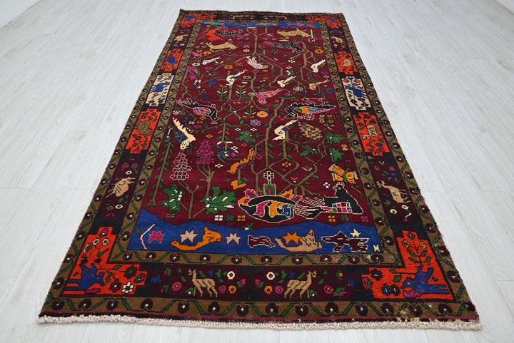 red Large rug 4' 8" x 9' 6"